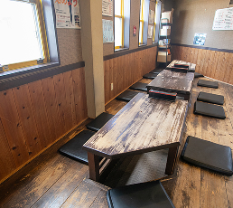 掘りごたつ席